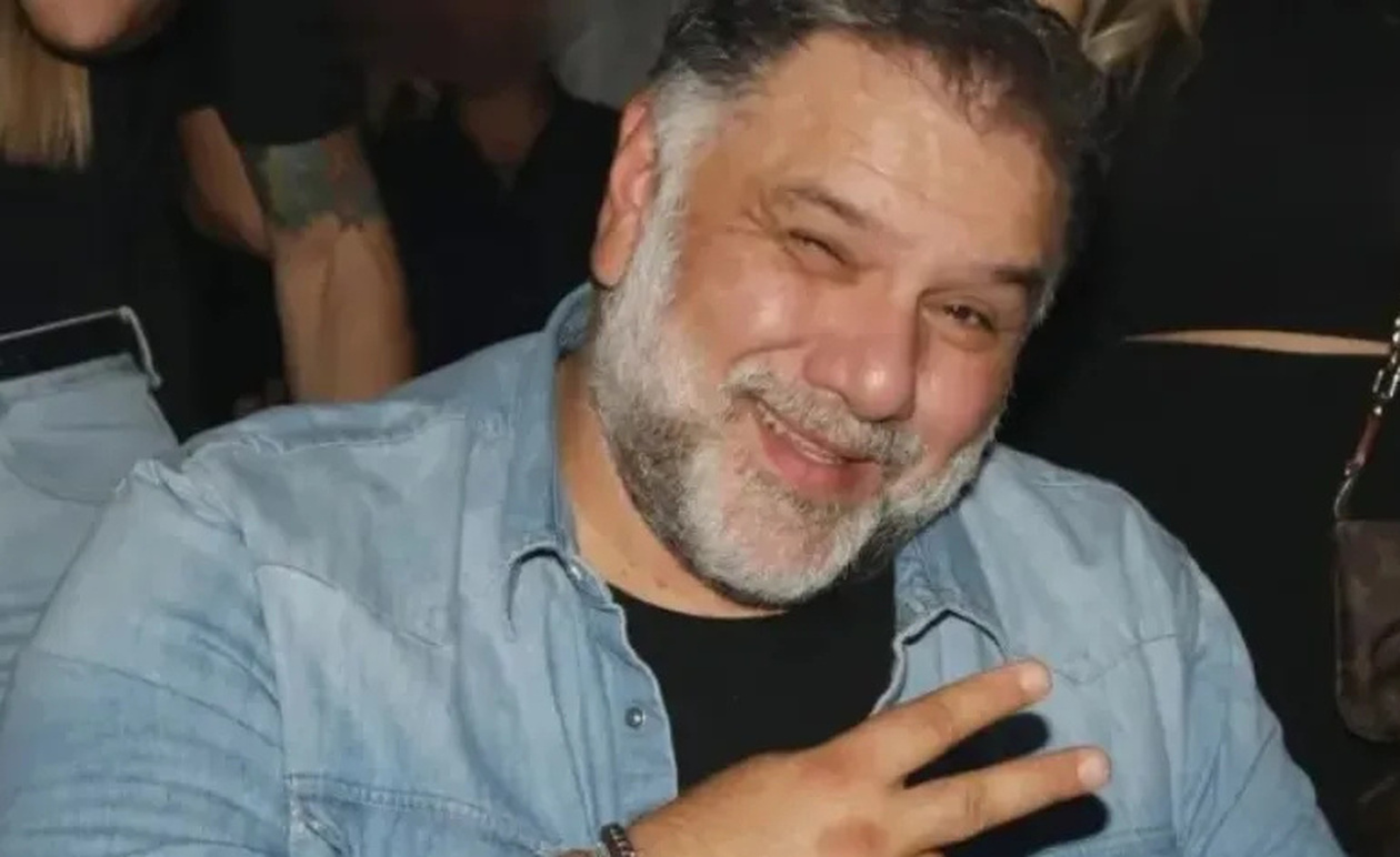 Τρισευτυχισμένος και περήφανος μπαμπάς ο Γρηγόρης Αρναούτογλου – Δεν μπορεί να κρύψει την συγκίνησή του – Μας έδειξε την χαρά του