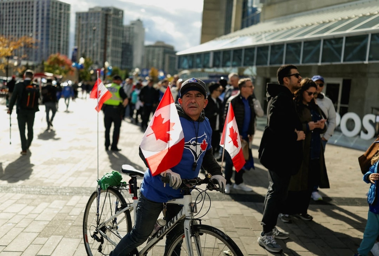 Οι Μπλε Τζέις και ο Καναδάς: Το μπέιζμπολ ως απάντηση στην οικονομική αβεβαιότητα