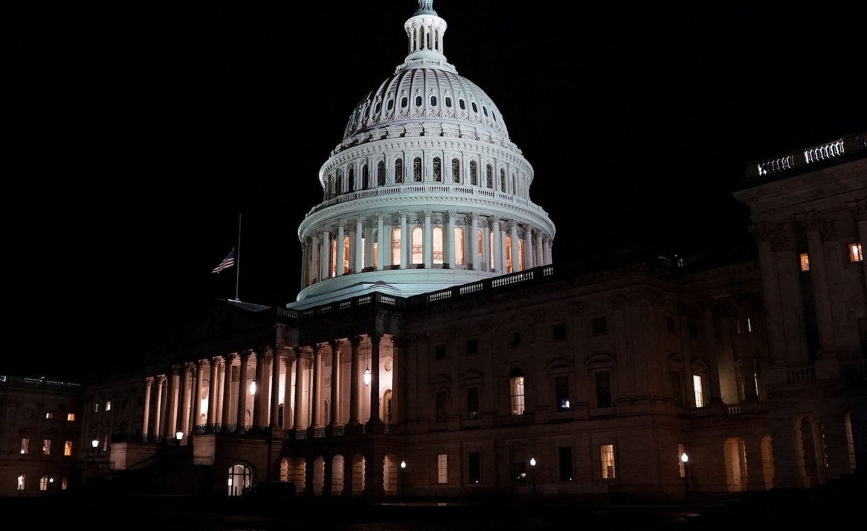 Ο Τραμπ Αλλάζει Στάση για τους Φακέλους Έπσταϊν: Καλεί τους Ρεπουμπλικανούς να Ψηφίσουν υπέρ της Αποδέσμευσης