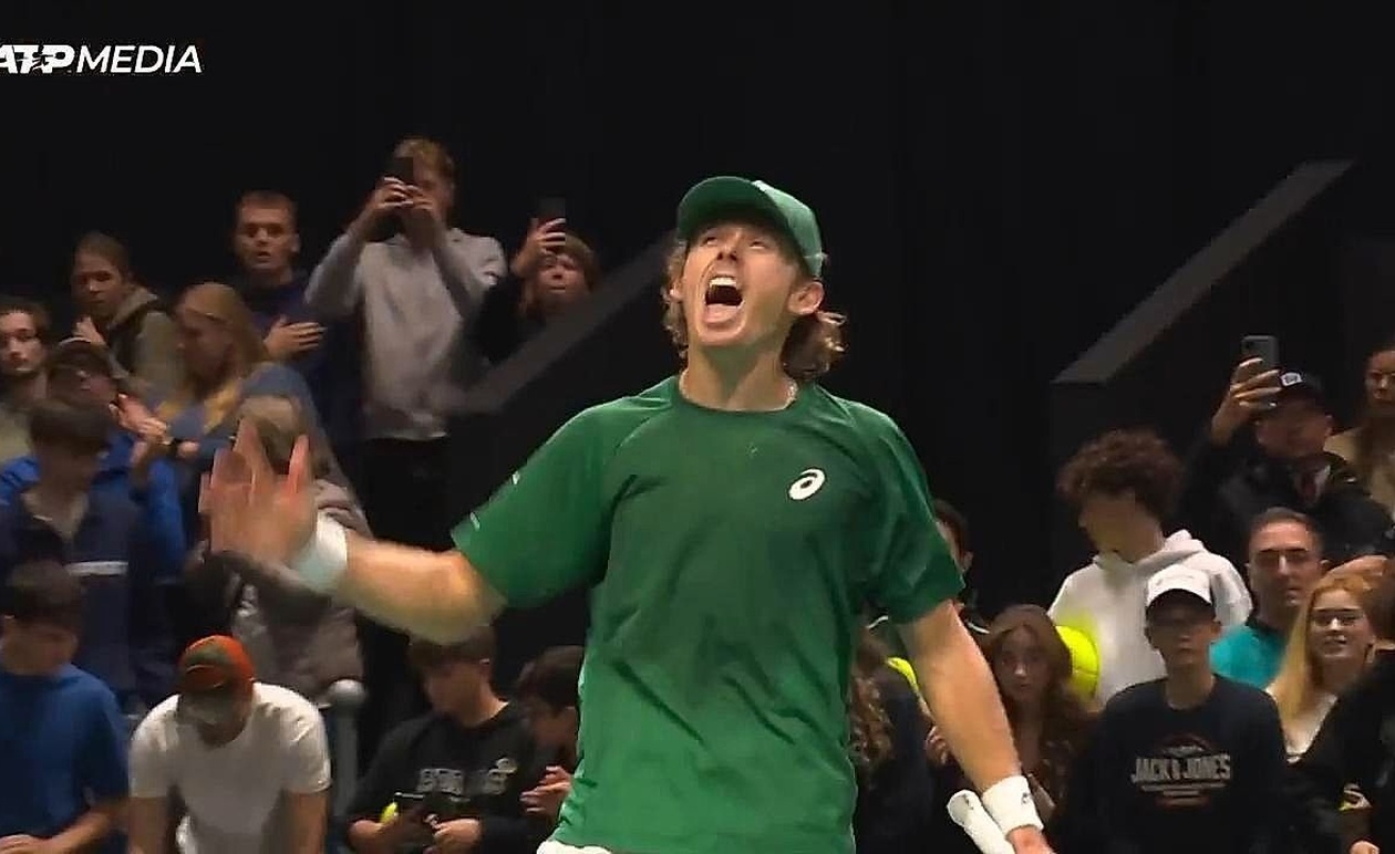 Ο Άλεξ ντε Μινόρ προκρίθηκε με εμφατική νίκη στο Paris Masters