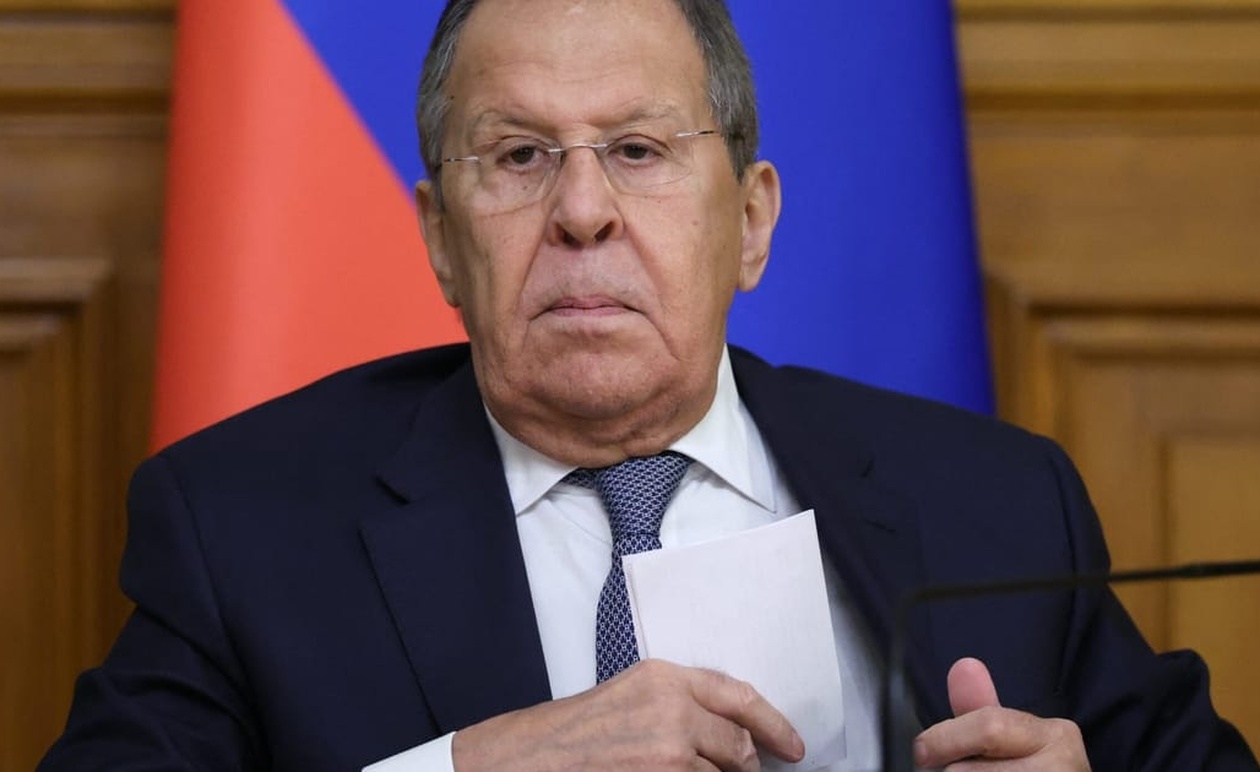 Ο Σεργκέι Λαβρόφ παραμένει υπουργός Εξωτερικών μετά τη διάψευση του Κρεμλίνου