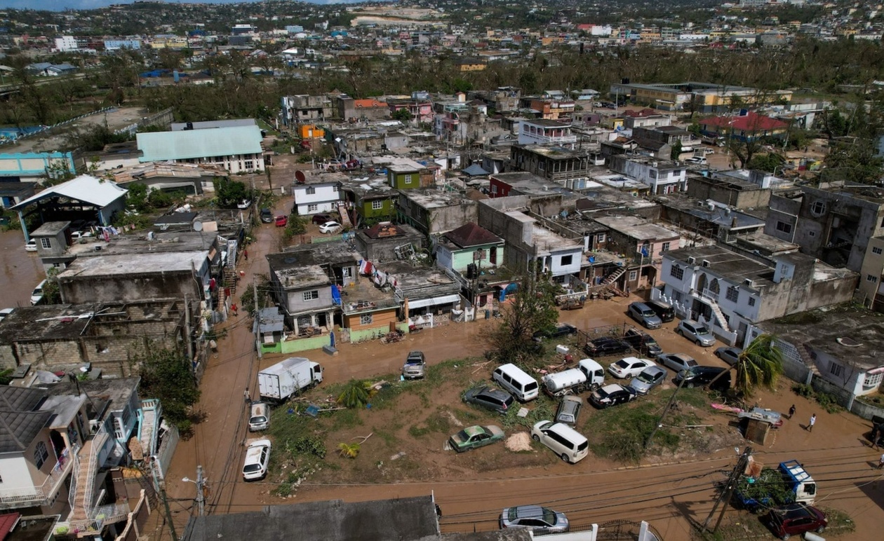 Ο τυφώνας Melissa επιταχύνει προς Βερμούδα μετά το καταστροφικό πέρασμα από την Καραϊβική