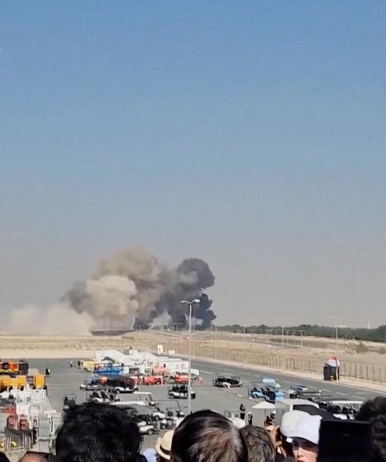 Το ινδικό μαχητικό Tejas συνετρίβη στο Dubai Airshow, σκοτώνοντας τον πιλότο