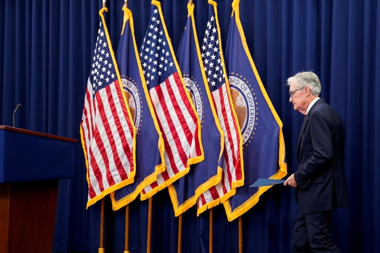 Η Fed μειώνει επιτόκια ενώ το shutdown θολώνει τα στοιχεία