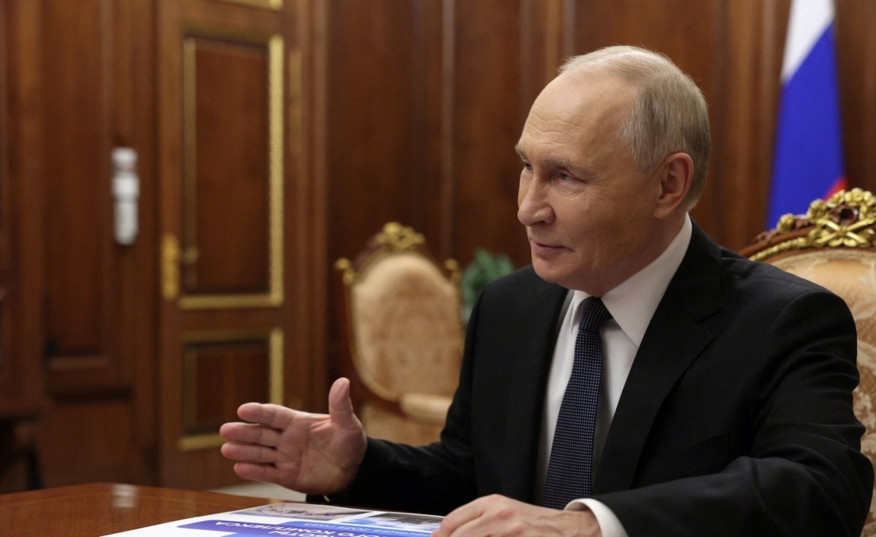 Ο Πούτιν επισκέφθηκε το διοικητήριο των ρωσικών δυνάμεων «Δύση» και ενημερώθηκε για το μέτωπο