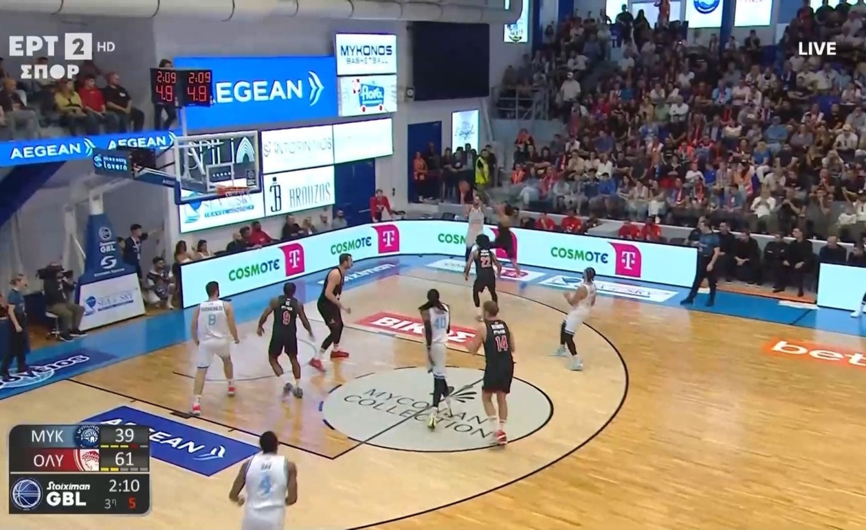 Η Μύκονος απέναντι στον Ολυμπιακό με τρίποντο του Βαγγέλη Μάντζαρη