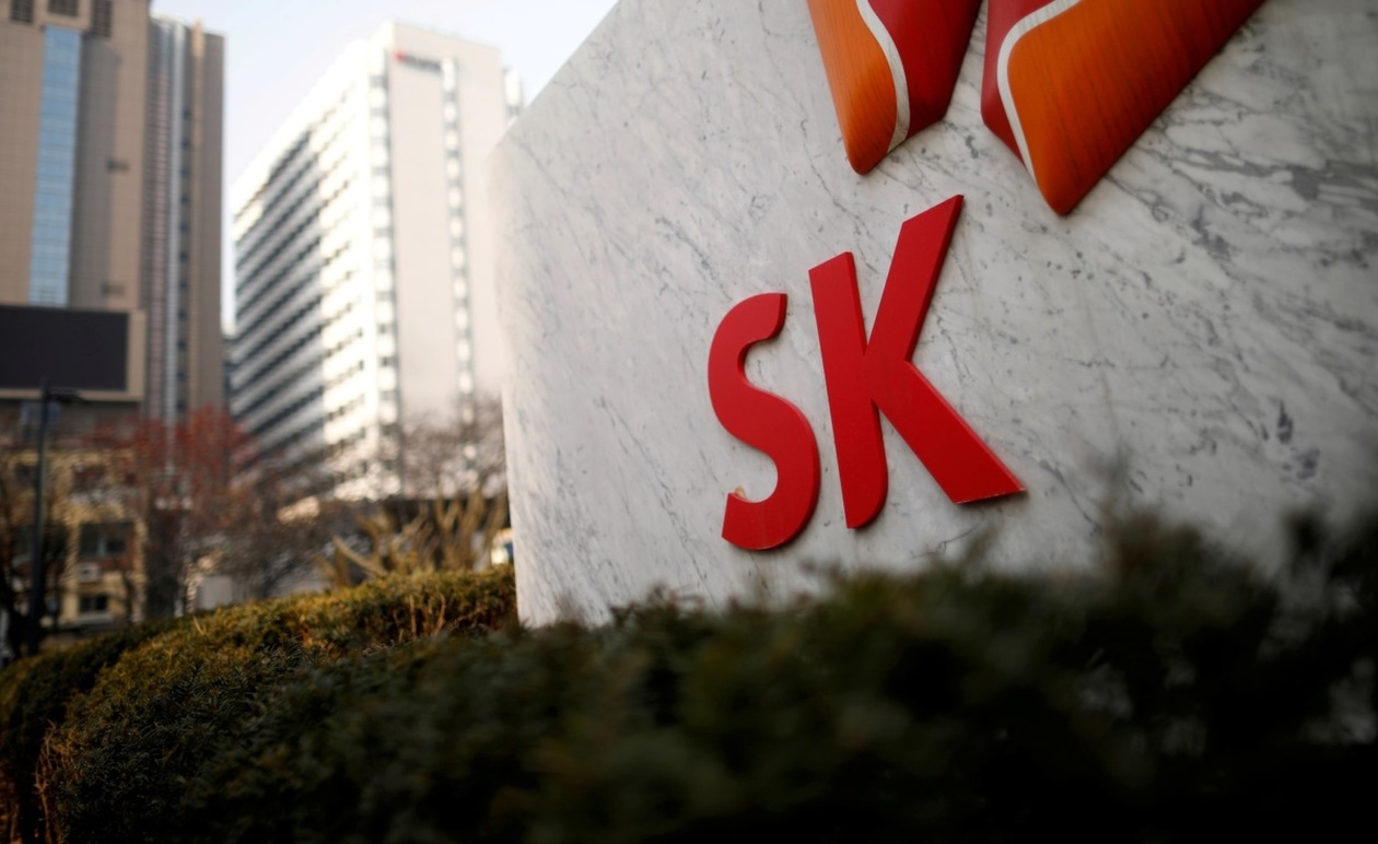 Ο πρόεδρος της SK Group προειδοποιεί για συμφόρηση σε κέντρα δεδομένων AI