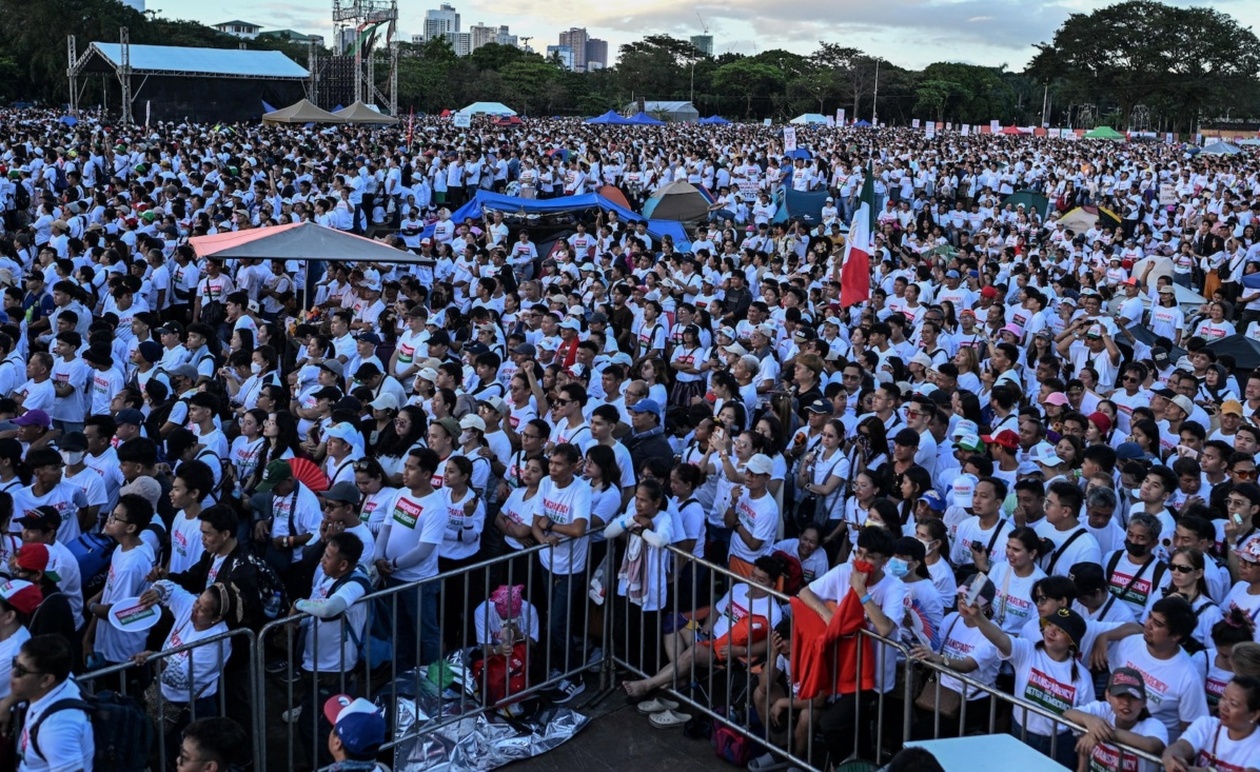 Διαδηλώσεις στις Φιλιππίνες: Χιλιάδες Ζητούν Λογοδοσία για τη Διαφθορά στα Αντιπλημμυρικά Έργα