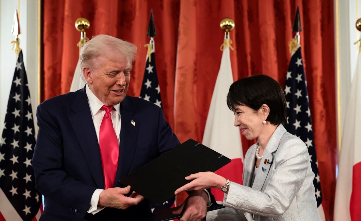 Η σχέση Takaichi με την κληρονομιά Abe μέσα από δώρα γκολφ