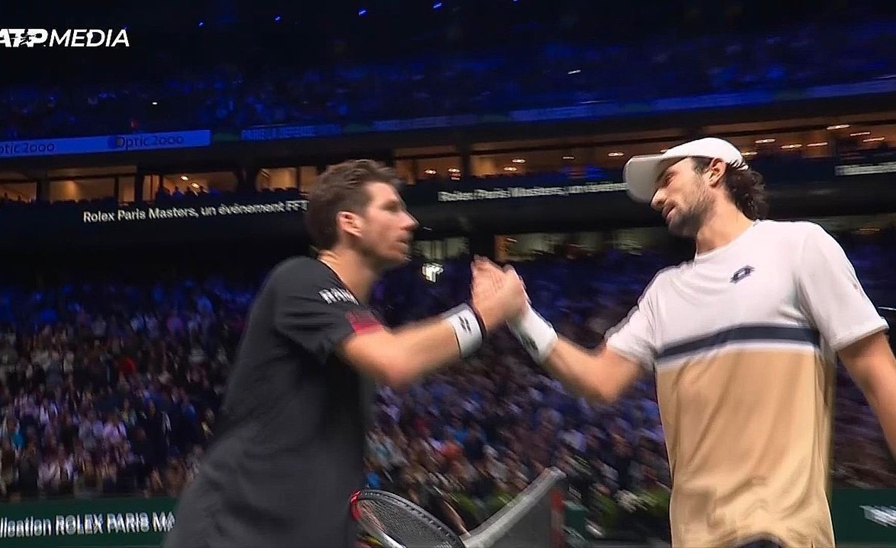 Ο Βαλεντέν Βασερό προκρίνεται στους προημιτελικούς στο Paris Masters