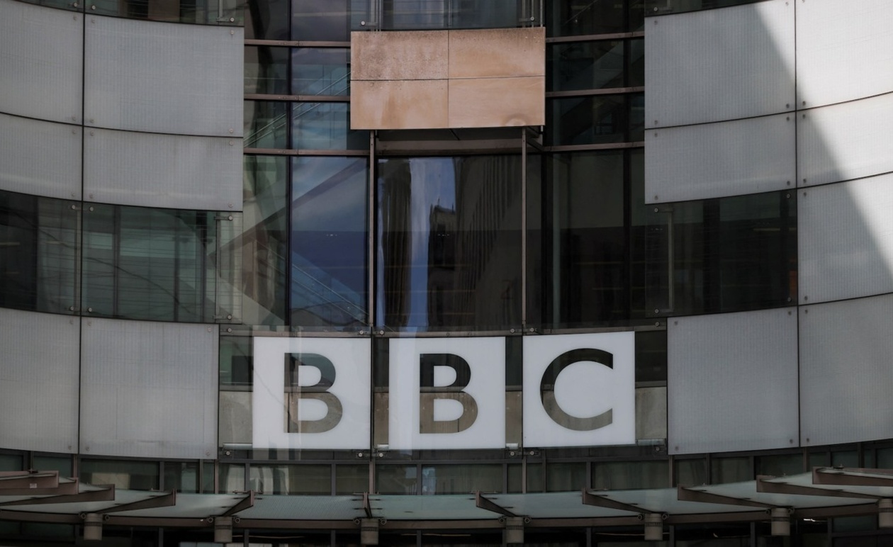 Ο Ντόναλντ Τραμπ Μηνύει το BBC για Έως και 5 Δισεκατομμύρια Δολάρια Λόγω Μονταρισμένης Ομιλίας