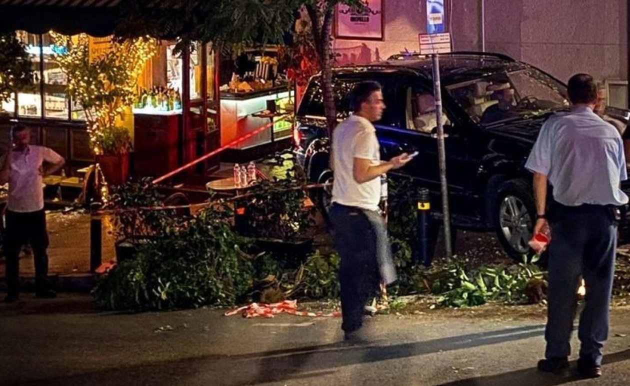 Παγκράτι: Εκτός εαυτού 84χρονος οδηγός που σκότωσε γυναίκα μπροστά στην ΑΜΕΑ κόρη της – Ήταν το μοναδικό της στήριγμα