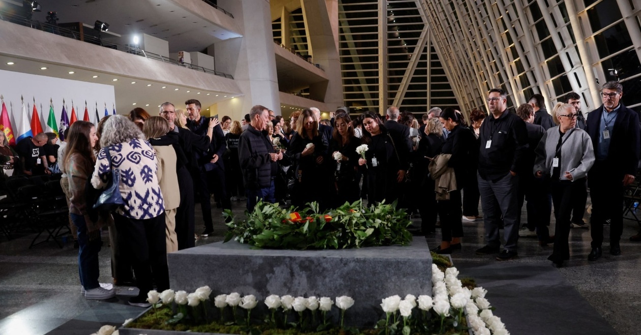 Μνημόσυνο στη Βαλένθια μετά τις φονικές πλημμύρες