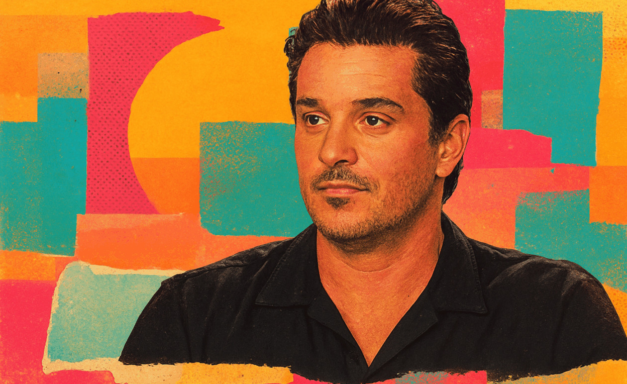 Νίκος Οικονομόπουλος: Εξομολογήσεις για τα δύσκολα παιδικά χρόνια, τον γάμο και τον Γιώργο Μαζωνάκη