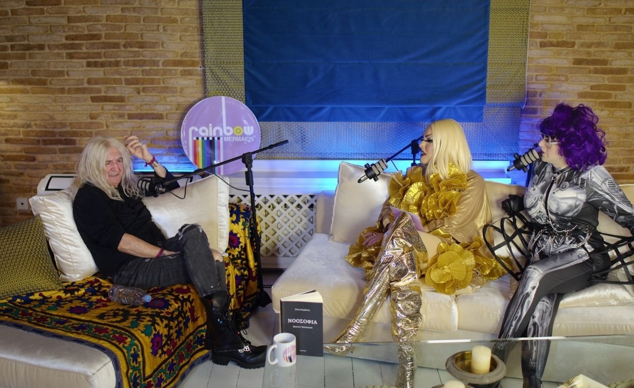 Ο Νίκος Καρβέλας για τις αντιδράσεις μετά την παράσταση «Δαίμονες»