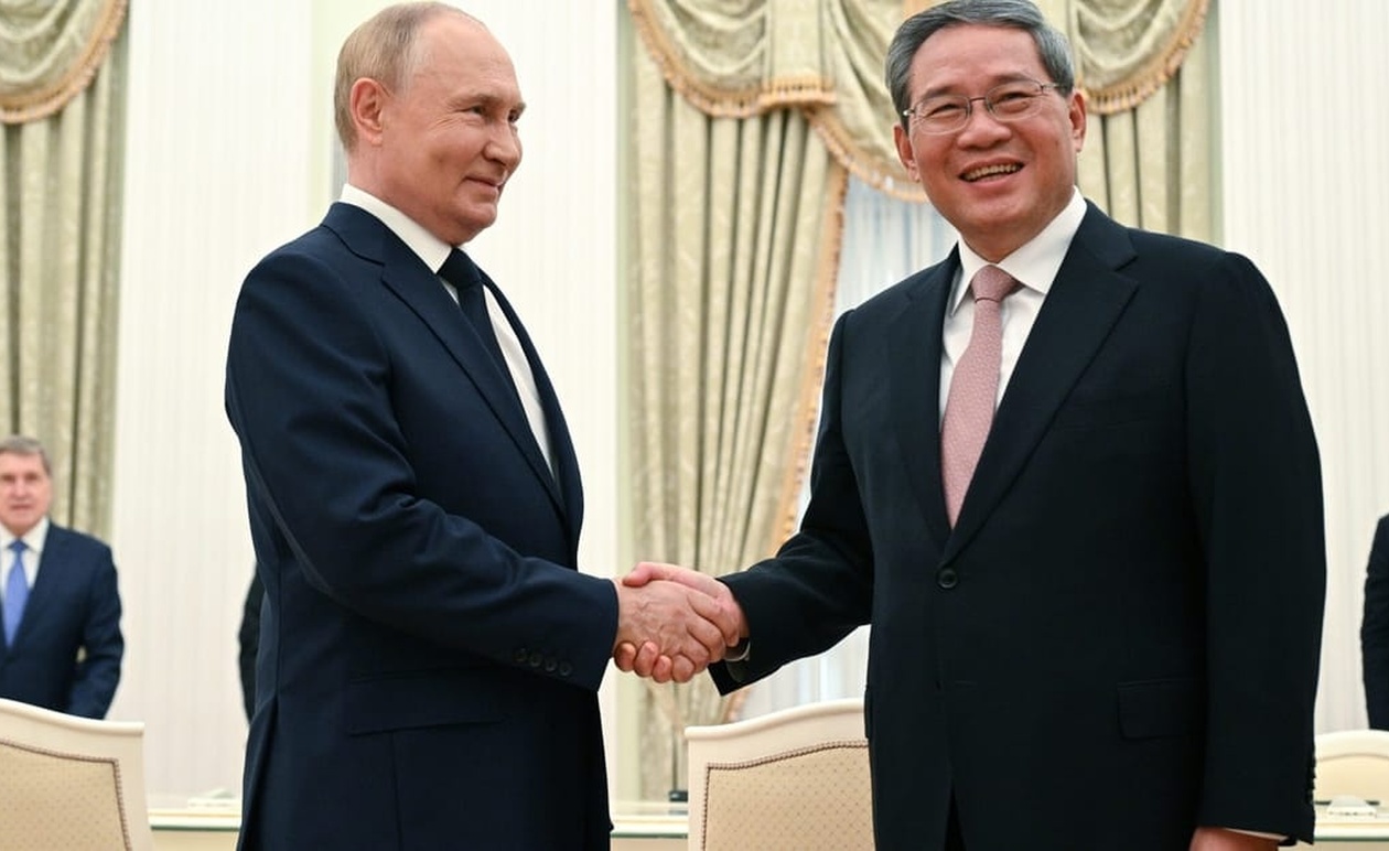 Ο Πούτιν προτείνει καθεστώς ταξιδιών χωρίς βίζα με την Κίνα ενισχύοντας τους δεσμούς