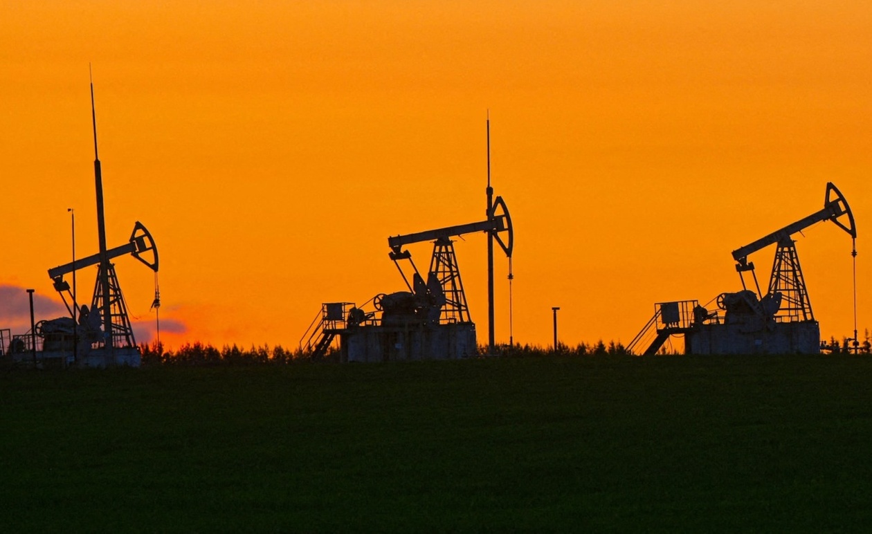 Το Κρεμλίνο απαντά στις εκκλήσεις για διακοπή αγοράς ρωσικού πετρελαίου