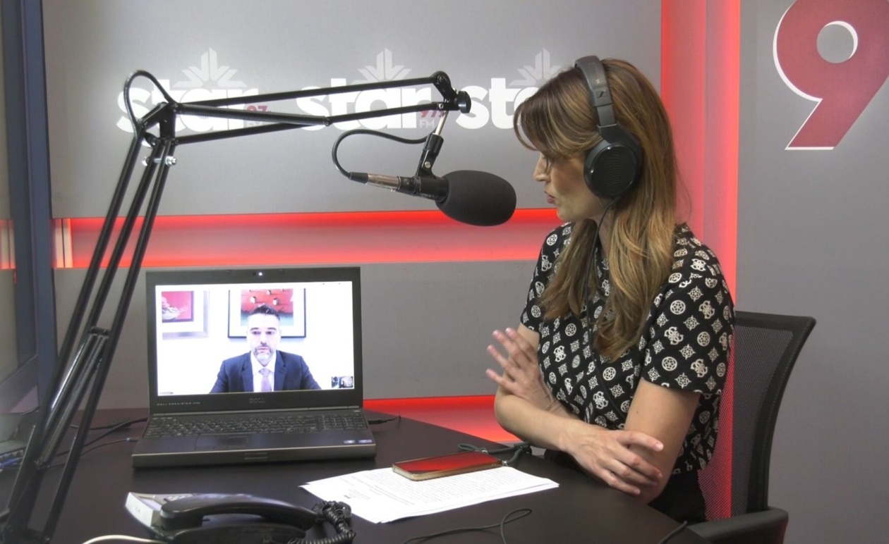 Ο Γιάννης Σαρακιώτης στην ραδιοφωνική εκπομπή του STARFM