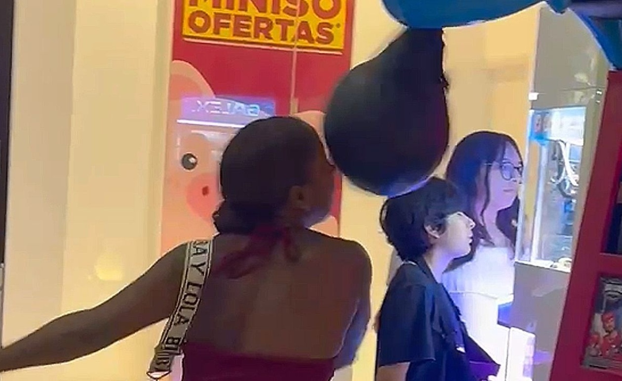 Απρόβλεπτο στιγμιότυπο γυναίκας με σάκο του μποξ στο Μεξικό