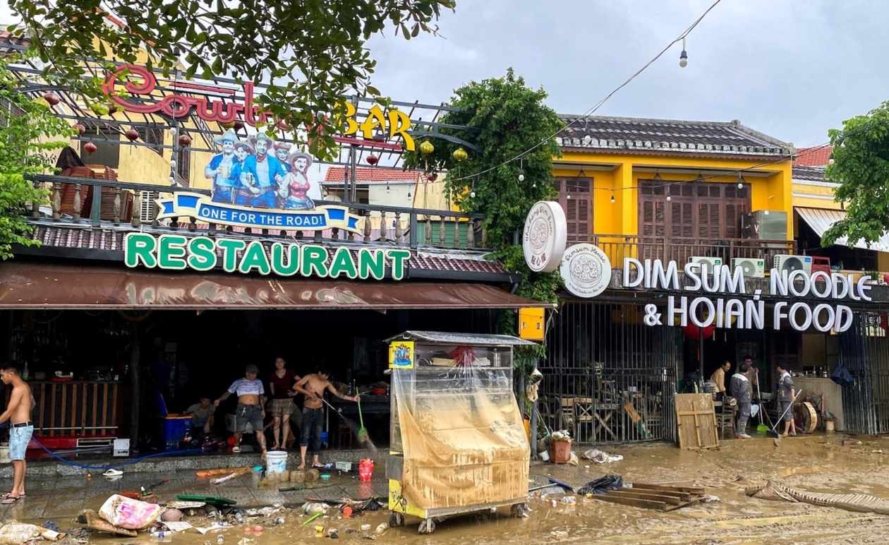 Η αρχαία πόλη Hoi An στο Βιετνάμ προσπαθεί να αναζωογονήσει τον τουρισμό μετά τις πλημμύρες