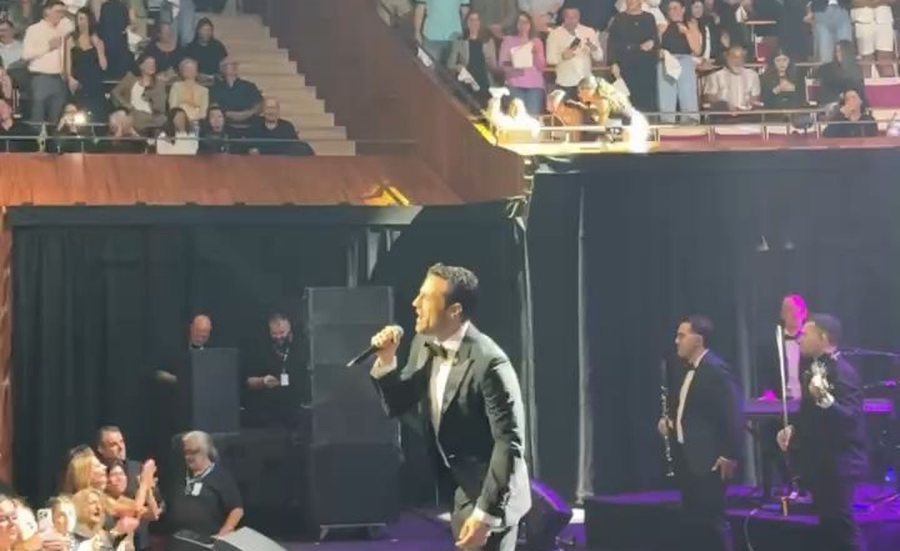 Ο Κωνσταντίνος Αργυρός σημείωσε sold out σε τρεις βραδιές στο Σίδνεϊ