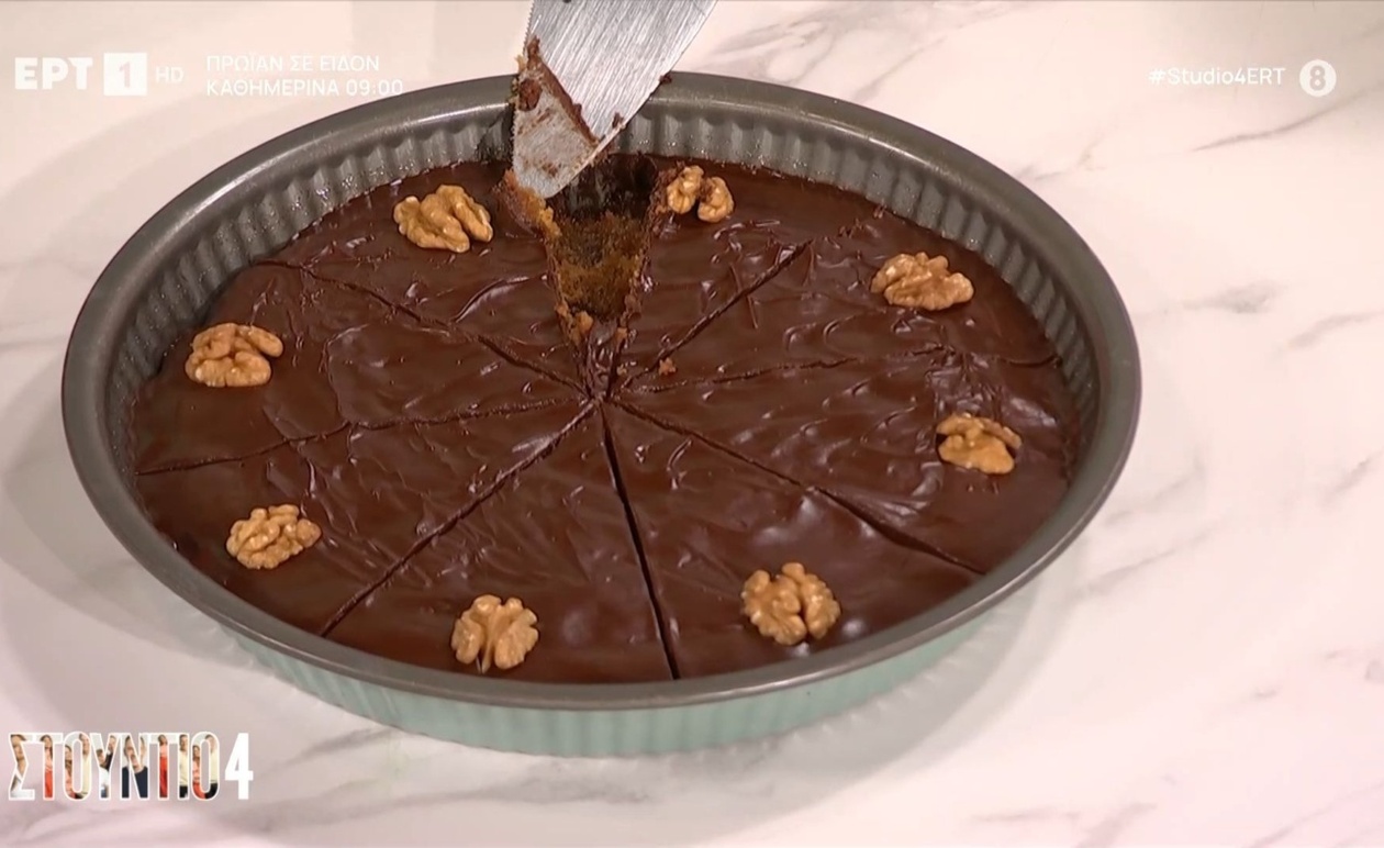 Μια μελομακαρονόπιτα με μέλι και σοκολάτα από τον Δημήτρη Μακρυνιώτη