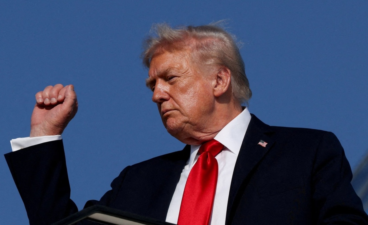 Ο Ντόναλντ Τραμπ δηλώνει ότι ο αμερικανικός νόμος αποκλείει τρίτη θητεία