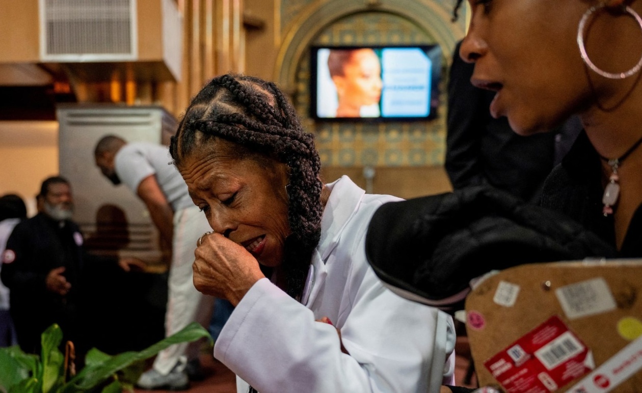 Ένας πρώην αναπληρωτής σε δίκη για τον θάνατο μη οπλισμένης γυναίκας