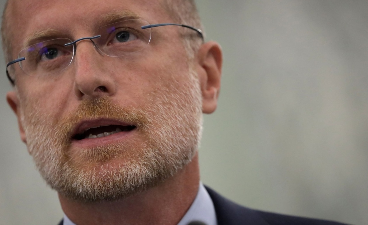 Πρόεδρος FCC αφήνει ανοικτό το ερώτημα για όρια ιδιοκτησίας τηλεόρασης