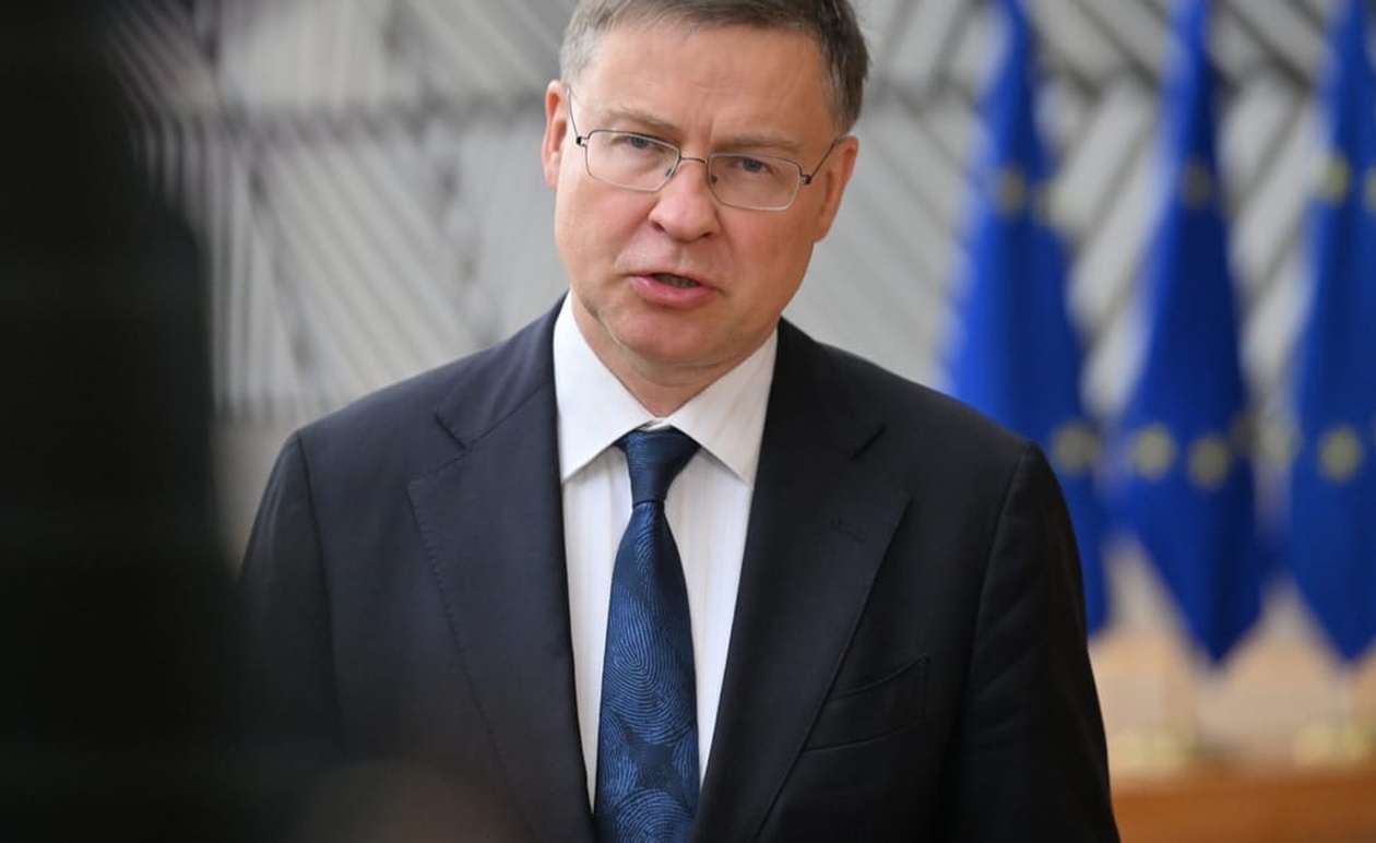 Η ΕΕ εξετάζει την παροχή ενδιάμεσης χρηματοδότησης προς την Ουκρανία