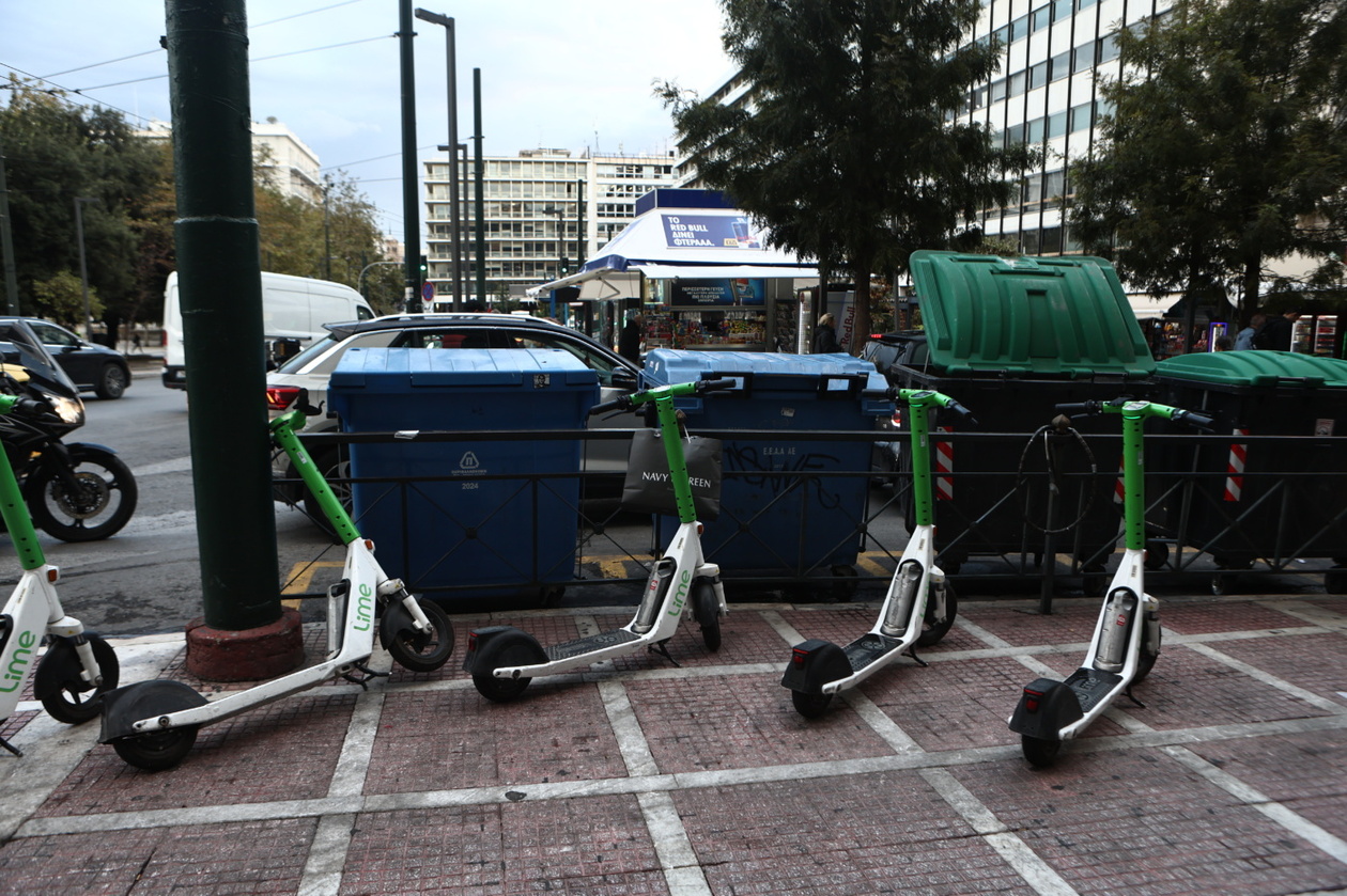 Δήμος Αθηναίων: Νέοι κανόνες για τα ηλεκτρικά πατίνια σε κυκλοφορία και στάθμευση