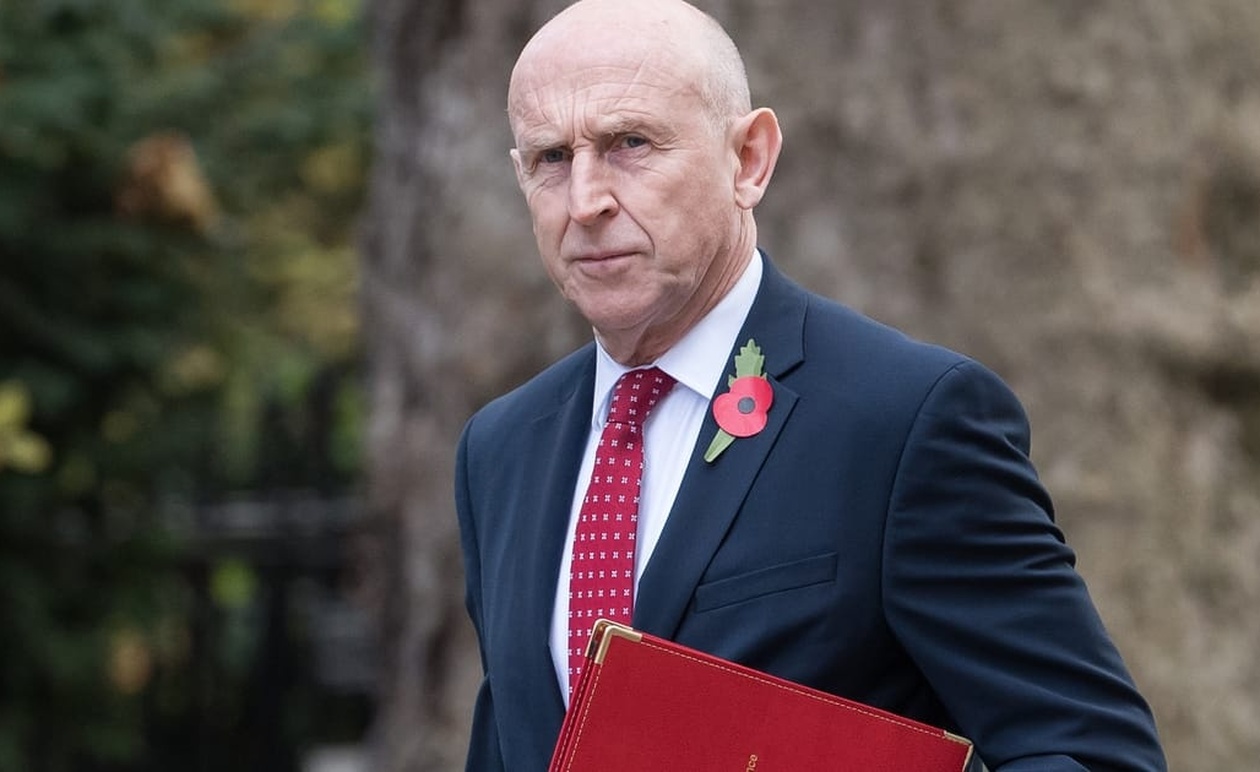 Βρετανός υπουργός: Ο Τραμπ μπορεί να φέρει τον Πούτιν στο τραπέζι των διαπραγματεύσεων