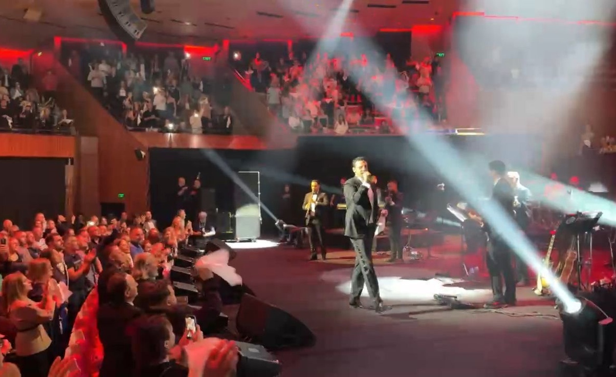 Ο Κωνσταντίνος Αργυρός σάρωσε την Όπερα του Σίδνεϊ με τρεις sold out