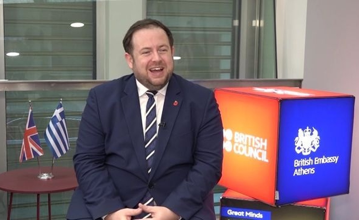 Ο Βρετανός υφυπουργός Εξωτερικών δήλωσε ότι οι σχέσεις με την Ελλάδα έχουν σημειώσει πρόοδο