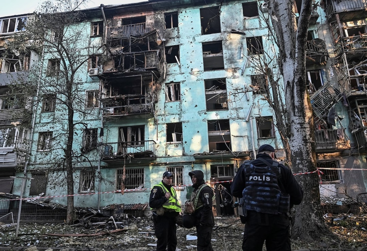 Ρωσική επίθεση στη Ζαπορίζια: Πέντε νεκροί και τρεις τραυματίες από βομβαρδισμό