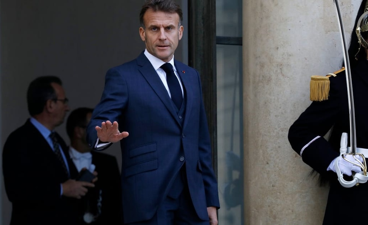 Μακρόν: Δυσαρεστημένος με τις παραχωρήσεις στον προϋπολογισμό, αλλά θεωρεί τον συμβιβασμό απαραίτητο