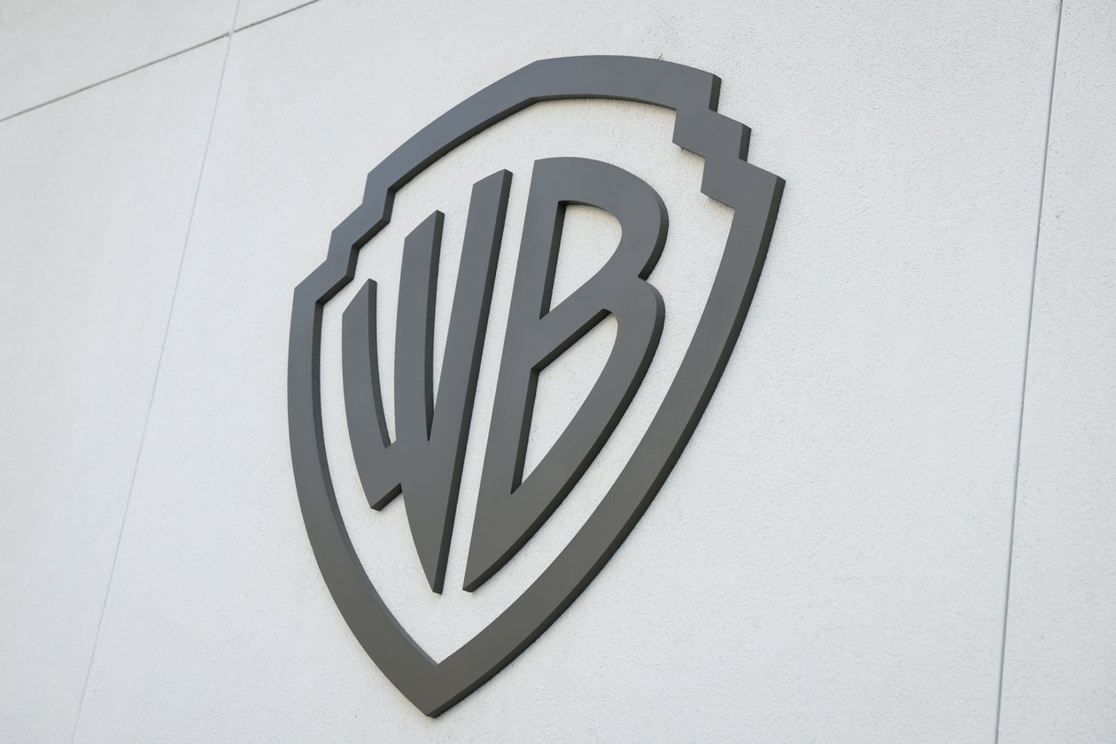 Η Apple διεκδικεί τη Warner Bros. σε μια κούρσα για την κυριαρχία του streaming