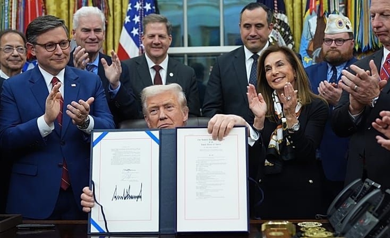 Η κυβέρνηση των ΗΠΑ επανήλθε σε λειτουργία μετά την πιο μακροχρόνια αναστολή στην ιστορία