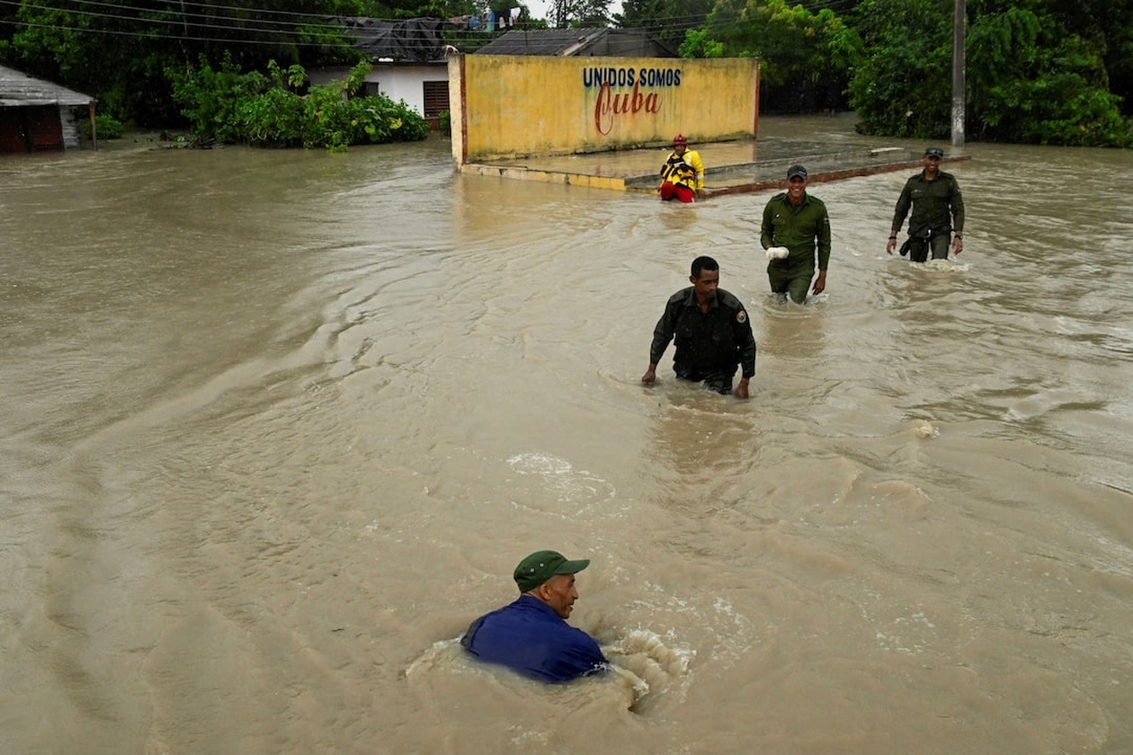 Ο τυφώνας Melissa έπληξε την Καραϊβική, προκαλώντας τουλάχιστον 50 νεκρούς και εκτεταμένες καταστροφές