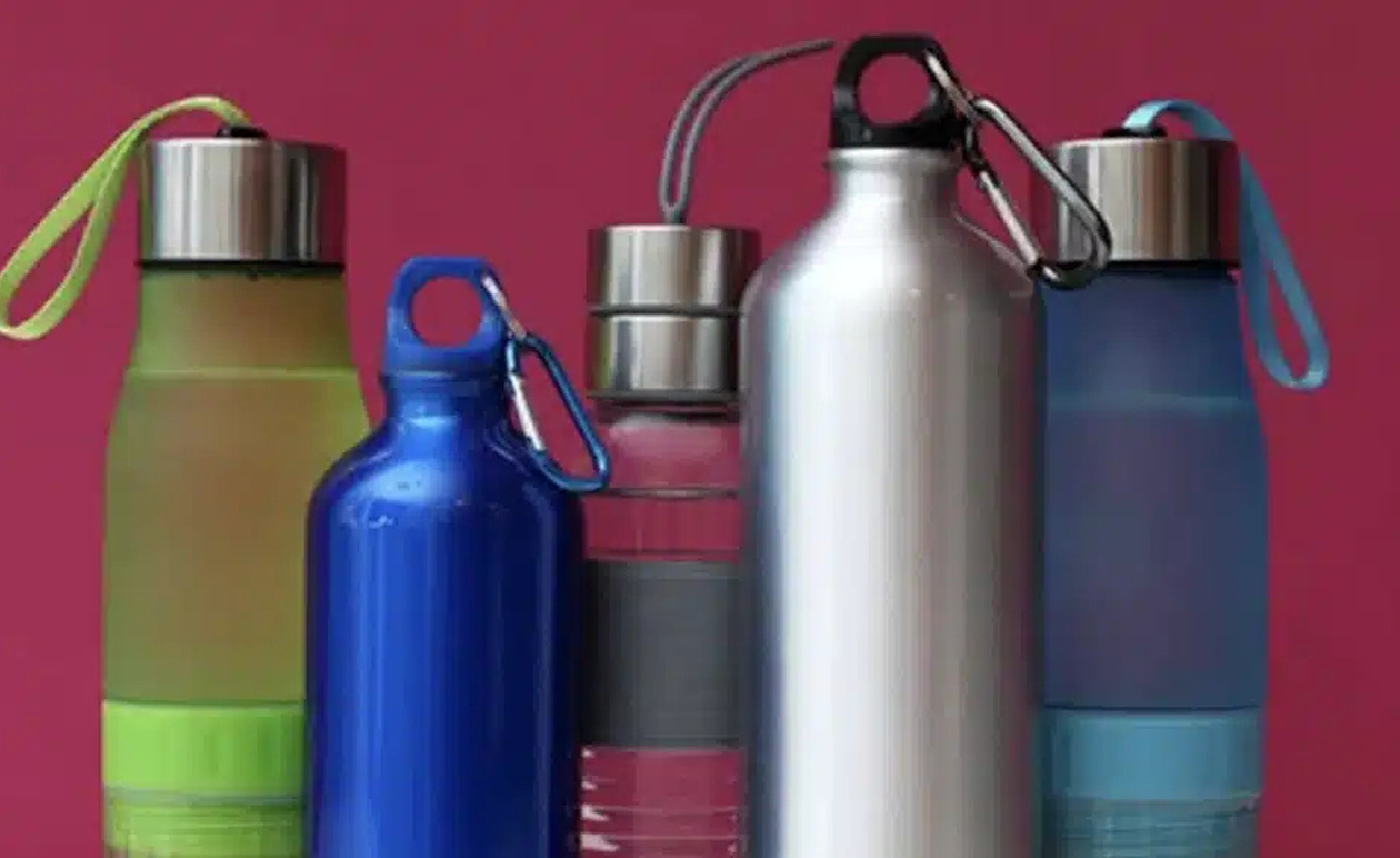 Προσοχή: Και στην Ελλάδα πωλούνται τα επαναγεμιζόμενα δημοφιλή μπουκάλια νερού