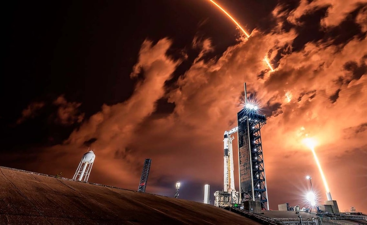 Η SpaceX θα φτάσει στη Σελήνη χωρίς τη NASA.