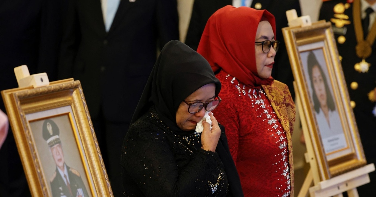 Ο Σουχάρτο ανακηρύχθηκε εθνικός ήρωας