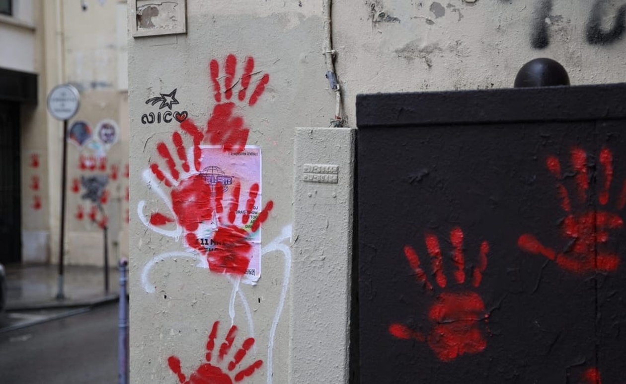 Μια επιχείρηση αποσταθεροποίησης στην καρδιά του Παρισιού