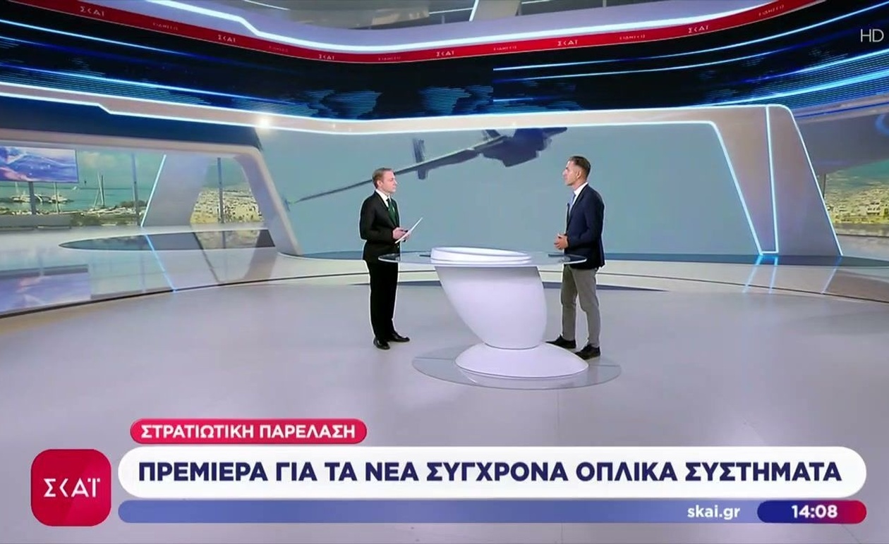 Μια στρατιωτική παρέλαση παρουσίασε νέα σύγχρονα οπλικά συστήματα