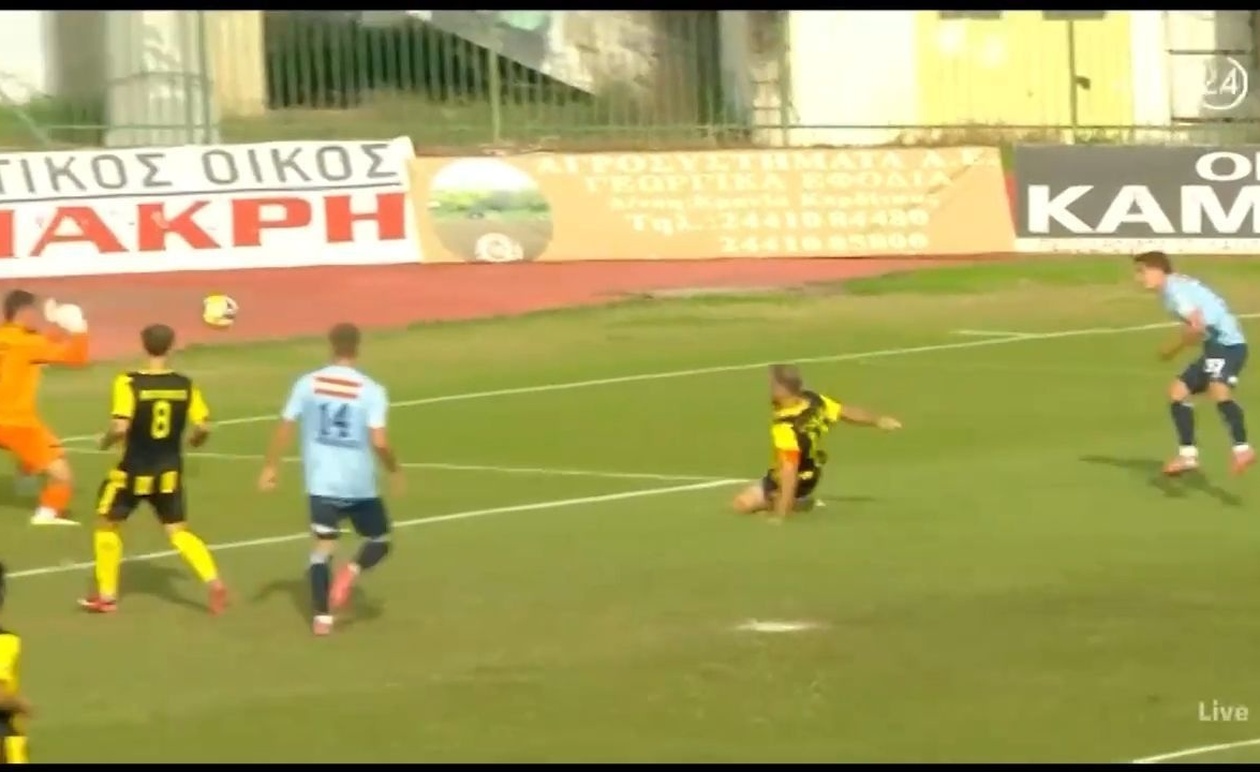 Ο Μπαλωμένος έκανε μια εντυπωσιακή απόκρουση στο παιχνίδι της Αναγέννησης με τον Ηρακλή