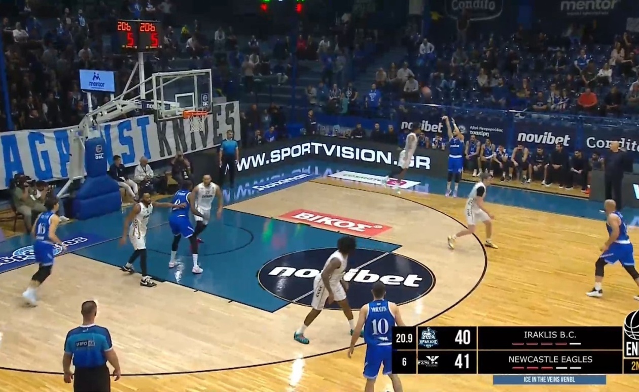 Ο Ηρακλής προηγήθηκε με δύο πόντους στο ημίχρονο