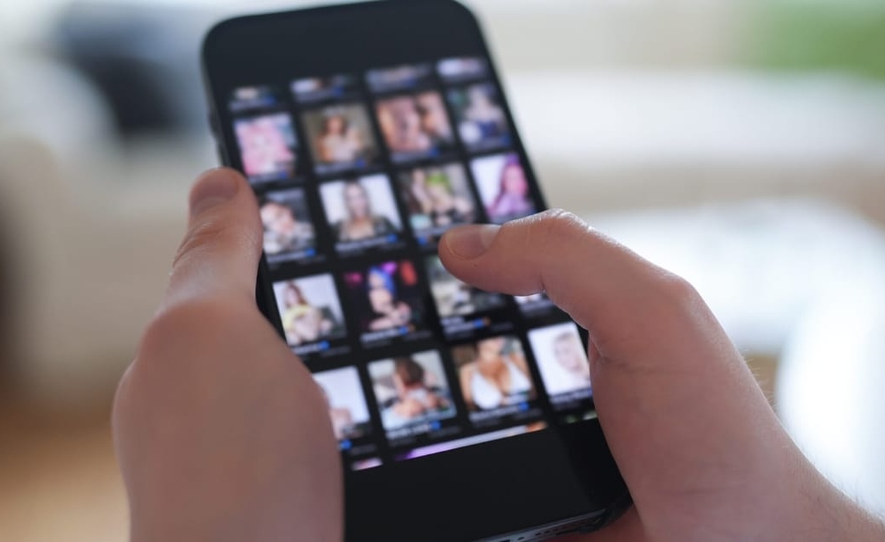 Το Ηνωμένο Βασίλειο σχεδιάζει να απαγορεύσει τις εφαρμογές nudification