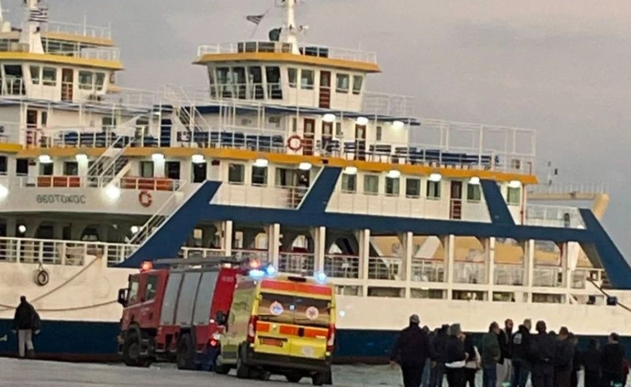 Σαλαμίνα: Αυτοκίνητο έπεσε στο λιμάνι των Παλουκίων – Νεκρή η 65χρονη οδηγός