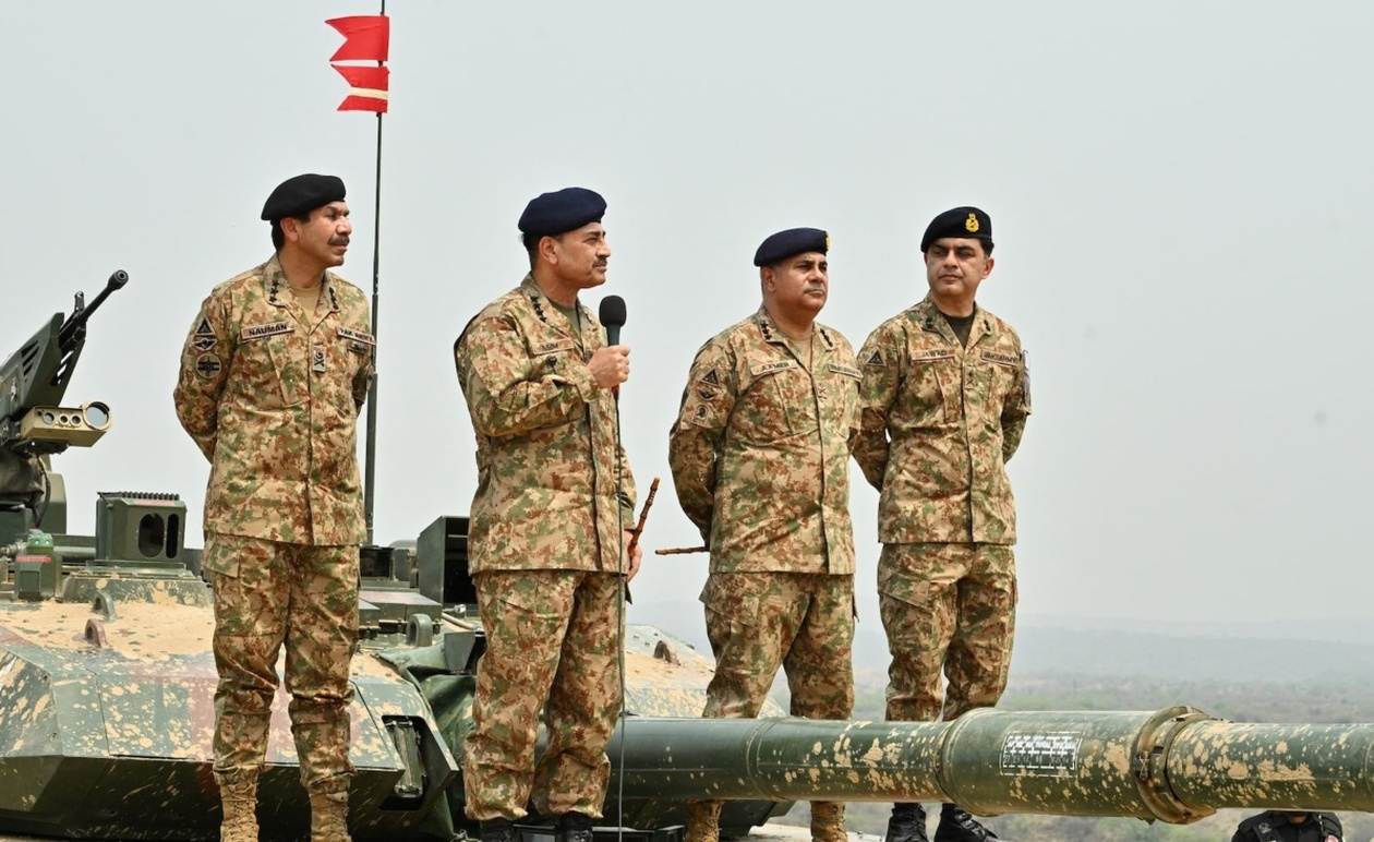 Η συνταγματική μεταρρύθμιση στο Πακιστάν ενισχύει τις αρμοδιότητες του Αρχηγού Αμυντικών Δυνάμεων