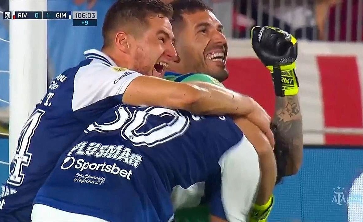 Η Ρίβερ Πλέιτ ηττήθηκε εντός έδρας από τη Χιμνάσια καθώς ο τερματοφύλακας απέκρουσε πέναλτι